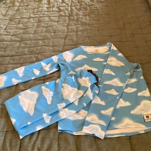 Girls Burton size large cloud, print base layer.